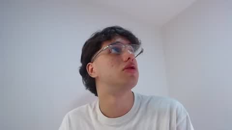Snapshot of manuelr77 chatting on 06-20-26, 08:06 Manuel online show from 06-20-26, 08:06