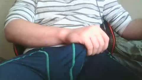 Snapshot of manwithsausage98 chatting on 05-26-26, 07:21 manwithsausage98 online show from 05-26-26, 07:21
