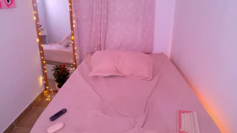     online show from 04-21-26, 07:36