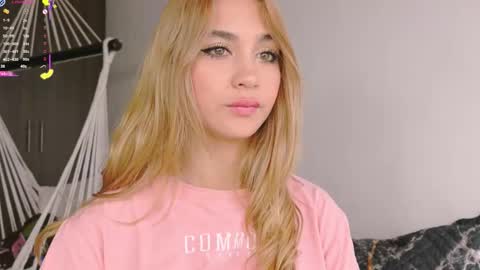 Snapshot of mara__ross chatting on 10-15-25, 02:17 Mara Independent Model online show from 10-15-25, 02:17