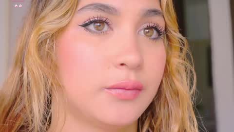 Snapshot of mara__ross chatting on 05-30-26, 02:36 Mara Independent Model online show from 05-30-26, 02:36