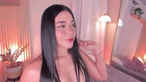 Snapshot of mara_brooks chatting on 03-25-26, 09:43 Mara online show from 03-25-26, 09:43