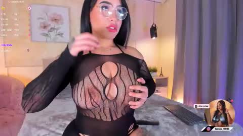 Snapshot of mara_martinez chatting on 01-19-26, 05:33 online show from 01-19-26, 05:33