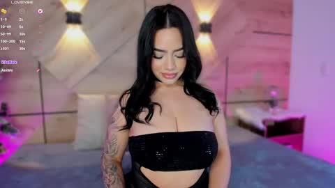 Snapshot of mara_martinez chatting on 05-19-26, 09:21 online show from 05-19-26, 09:21