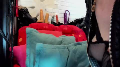 Snapshot of mara_mistresss chatting on 03-01-25, 12:28 Mara Mistress online show from 03-01-25, 12:28