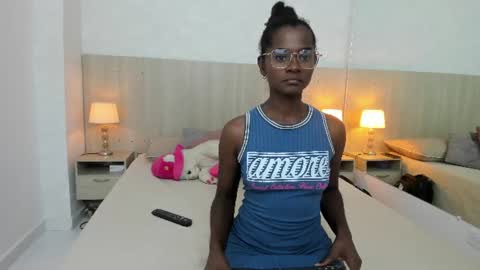 Snapshot of mara_sinclair chatting on 06-26-26, 07:29 Mara Sinclair online show from 06-26-26, 07:29