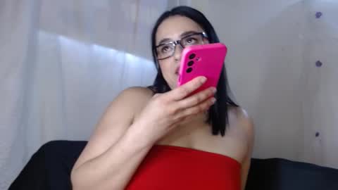 Snapshot of maraa_lee chatting on 01-15-26, 08:34 maraa_lee online show from 01-15-26, 08:34