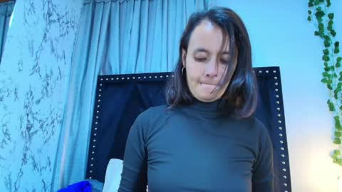 Snapshot of maraa_x chatting on 05-17-26, 12:01 maraa_x online show from 05-17-26, 12:01