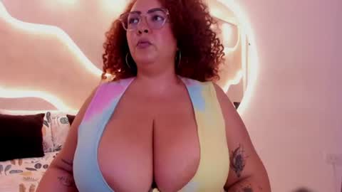 Snapshot of maraasweet chatting on 06-23-26, 01:36 Mrs. Sweet online show from 06-23-26, 01:36