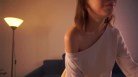 Snapshot of maragretchealsea chatting on 10-19-25, 05:52 Eva online show from 10-19-25, 05:52