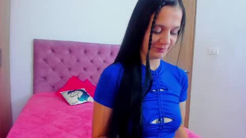 Mara hanson  online show from 09-18-25, 12:18