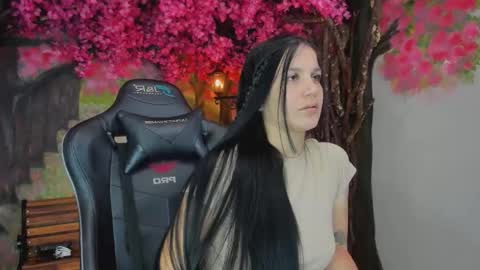 Snapshot of marahanson_ chatting on 12-15-25, 03:38 Mara Hanson online show from 12-15-25, 03:38