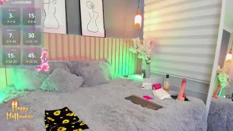 Snapshot of maraia_ford chatting on 10-10-25, 08:41 Mara online show from 10-10-25, 08:41