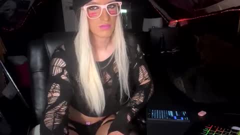 Snapshot of marajadexd chatting on 10-12-25, 08:35 mara jade online show from 10-12-25, 08:35