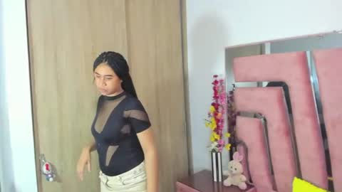 Snapshot of marakarly chatting on 11-17-25, 06:14 Marakarly online show from 11-17-25, 06:14