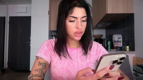 Snapshot of marakuia054 chatting on 12-01-25, 10:31 Marakuia online show from 12-01-25, 10:31