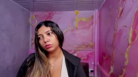 Snapshot of maraluna_ chatting on 06-12-26, 11:31 Maraluna online show from 06-12-26, 11:31