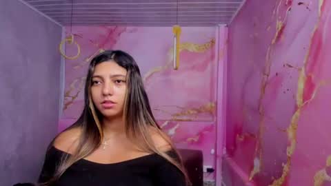 Snapshot of maraluna_ chatting on 06-20-26, 11:35 Maraluna online show from 06-20-26, 11:35
