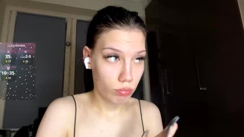 Snapshot of marandawerling chatting on 09-19-25, 08:20 Elizaveta online show from 09-19-25, 08:20