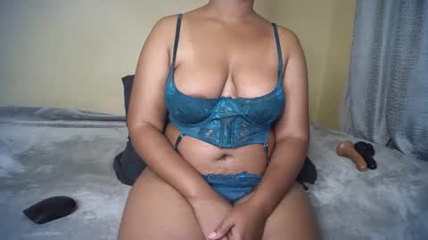 Snapshot of maraya_gold chatting on 12-22-24, 06:15 maraya_gold online show from 12-22-24, 06:15