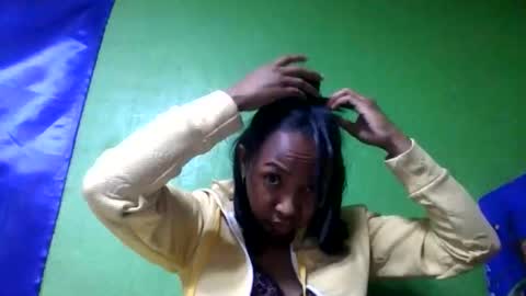 Snapshot of marcela699987 chatting on 06-09-26, 12:17 marcela699987 online show from 06-09-26, 12:17