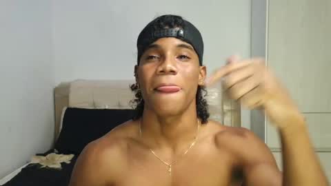Snapshot of marcelo_dosantos77 chatting on 06-04-26, 11:00 MARCELO online show from 06-04-26, 11:00