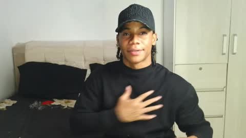Snapshot of marcelo_dosantos77 chatting on 06-10-26, 12:55 MARCELO online show from 06-10-26, 12:55