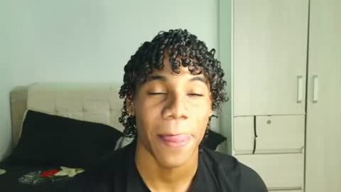 Snapshot of marcelo_dosantos77 chatting on 06-12-26, 04:06 MARCELO online show from 06-12-26, 04:06