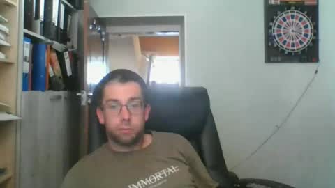 Snapshot of marcjemp chatting on 07-10-26, 02:19 marcjemp online show from 07-10-26, 02:19
