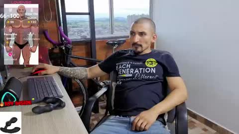Snapshot of marckmuscle chatting on 06-07-26, 10:57 Marck Independent model online show from 06-07-26, 10:57