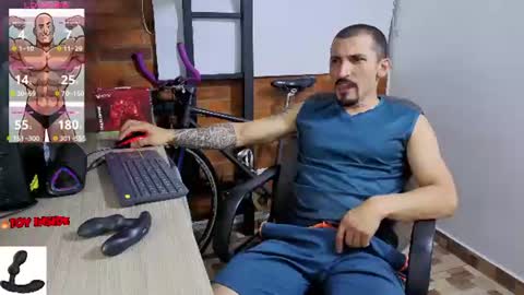 Snapshot of marckmuscle chatting on 06-20-26, 12:25 Marck Independent model online show from 06-20-26, 12:25