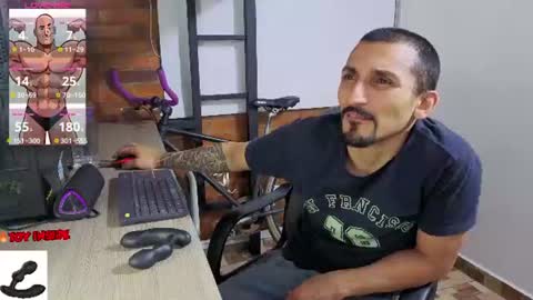 Snapshot of marckmuscle chatting on 06-27-26, 02:05 Marck Independent model online show from 06-27-26, 02:05