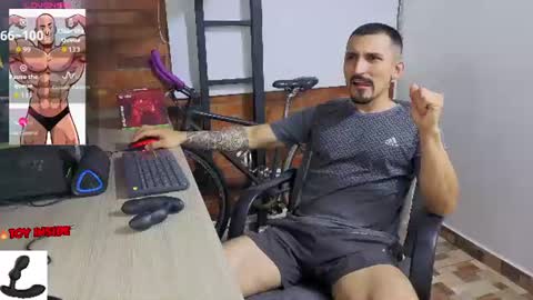 Snapshot of marckmuscle chatting on 07-08-26, 12:15 Marck Independent model online show from 07-08-26, 12:15