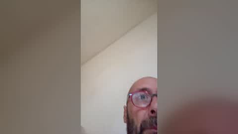 Snapshot of marco05rm682049 chatting on 07-12-26, 01:46 marco05rm682049 online show from 07-12-26, 01:46