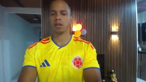 Snapshot of marco_striker chatting on 06-12-26, 11:14 Marco online show from 06-12-26, 11:14