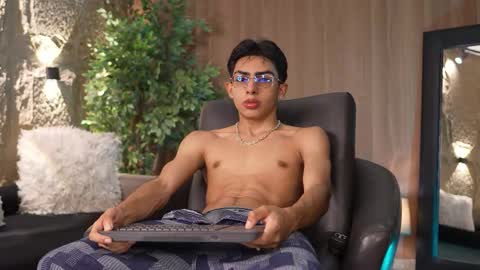 Marco and Ethan online show from 12-04-25, 07:44