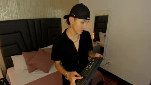 Snapshot of marcus_cartter chatting on 03-07-26, 01:19 marcus_cartter online show from 03-07-26, 01:19