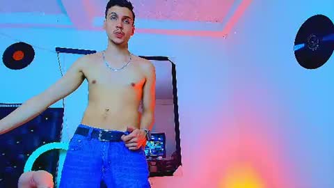 Snapshot of marcus_hanks1 chatting on 07-18-26, 01:43 Marcus hanks1 online show from 07-18-26, 01:43