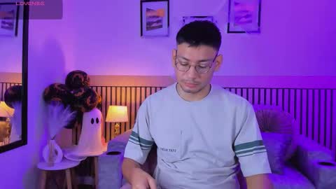 Snapshot of marcuswildx chatting on 10-16-25, 11:44 marcus online show from 10-16-25, 11:44