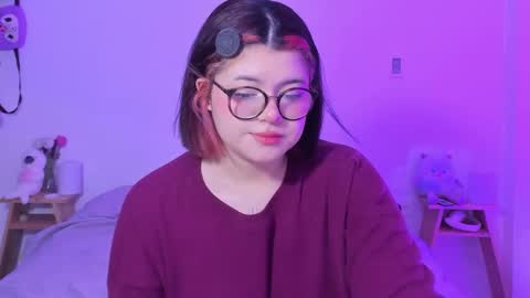 Snapshot of marcy_grey chatting on 02-12-25, 11:29 danna online show from 02-12-25, 11:29