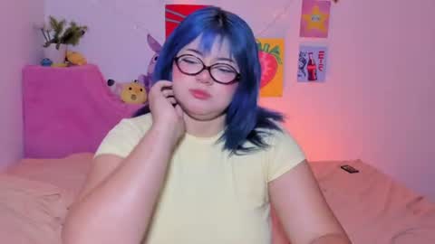 Snapshot of marcy_grey chatting on 06-19-26, 05:23 danna online show from 06-19-26, 05:23