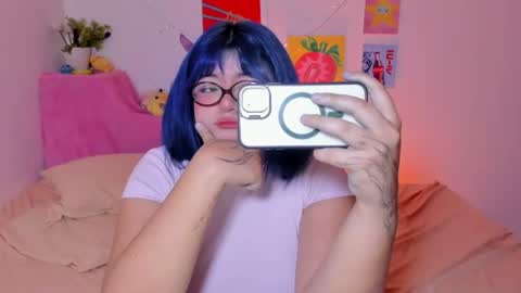 Snapshot of marcy_grey chatting on 06-25-26, 11:26 danna online show from 06-25-26, 11:26