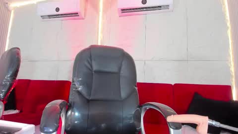 Snapshot of marelynsummer chatting on 02-20-26, 05:02 Marelyn online show from 02-20-26, 05:02