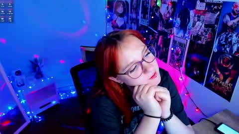 Snapshot of margaret_red chatting on 03-08-25, 02:08 Margaret online show from 03-08-25, 02:08