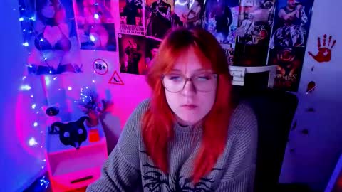 Snapshot of margaret_red chatting on 10-30-25, 10:27 Margaret online show from 10-30-25, 10:27