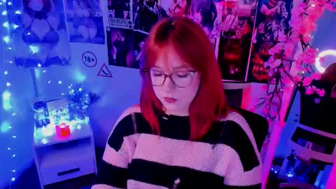 Snapshot of margaret_red chatting on 11-12-25, 11:25 Margaret online show from 11-12-25, 11:25