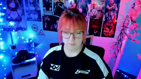 Snapshot of margaret_red chatting on 11-24-25, 10:42 Margaret online show from 11-24-25, 10:42