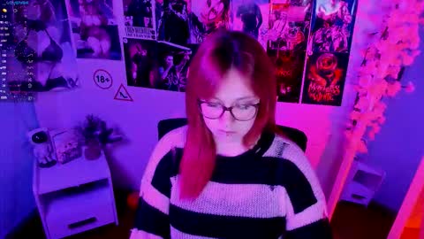 Snapshot of margaret_red chatting on 12-13-25, 07:53 Margaret online show from 12-13-25, 07:53