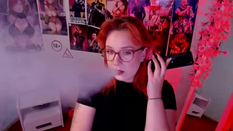 Snapshot of margaret_red chatting on 12-14-25, 08:02 Margaret online show from 12-14-25, 08:02