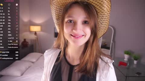 Snapshot of margarethowell chatting on 02-11-26, 09:42 Margaret online show from 02-11-26, 09:42